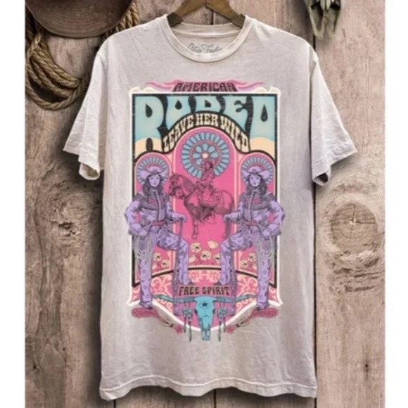 Vintage White Mineral Wash Leave Her Wild Rodeo Western Oversized Graphic Tee - Picture 1 of 1